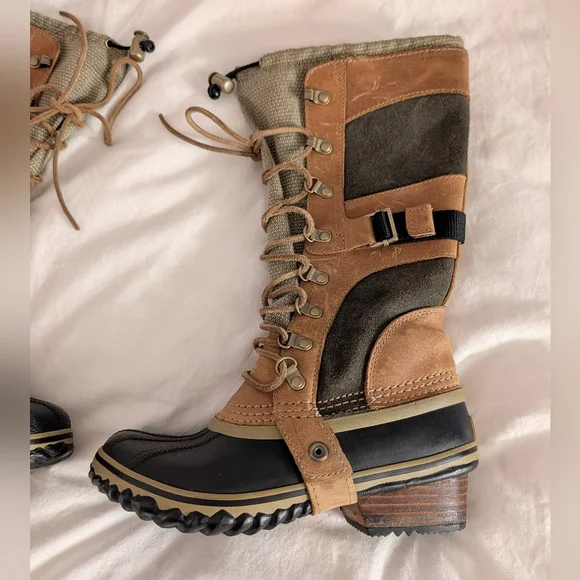 Sorel Conquest Carly Two-Tone Lace-Up Waterproof Tall Military Style Duck Boots - Picture 5 of 15